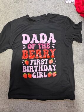 Dada of The Very First Birthday Girl Men's Medium Tshirt